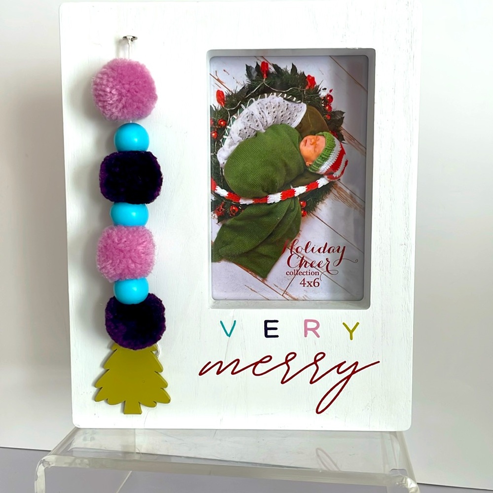 Holiday Cheer Wooden Holiday Picture Frame “Verry Merry “  Christmas NWT